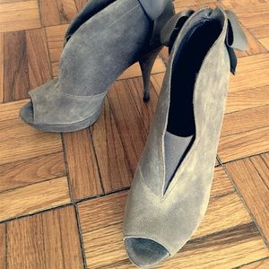 Very Wang open toe booties